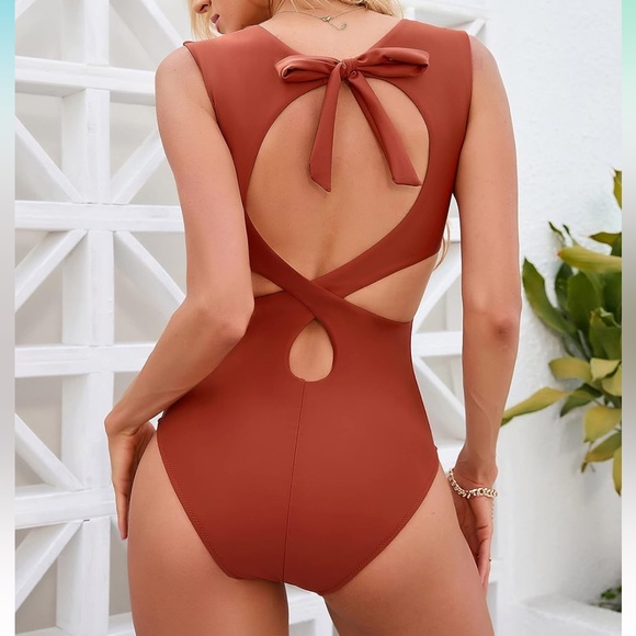 Wide Strap‎ Cutout Tie Back One Piece Swimsuit - Picture 9 of 11